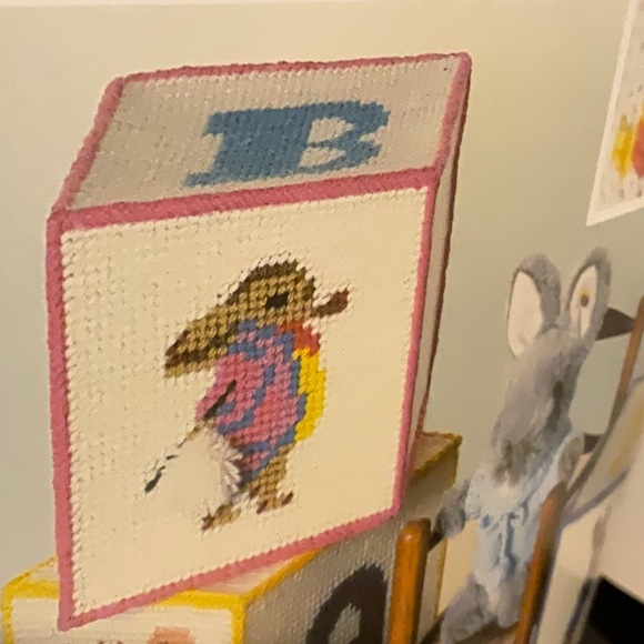 Mint condition, vintage, needlework Erica Wilson’s World designs. Beautiful. - Picture 10 of 10